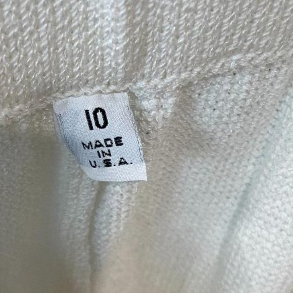 St John Santana Knit Pantsuit. Excellent . Size 10. Gold beaded trim. REDUCED! - Picture 5 of 5